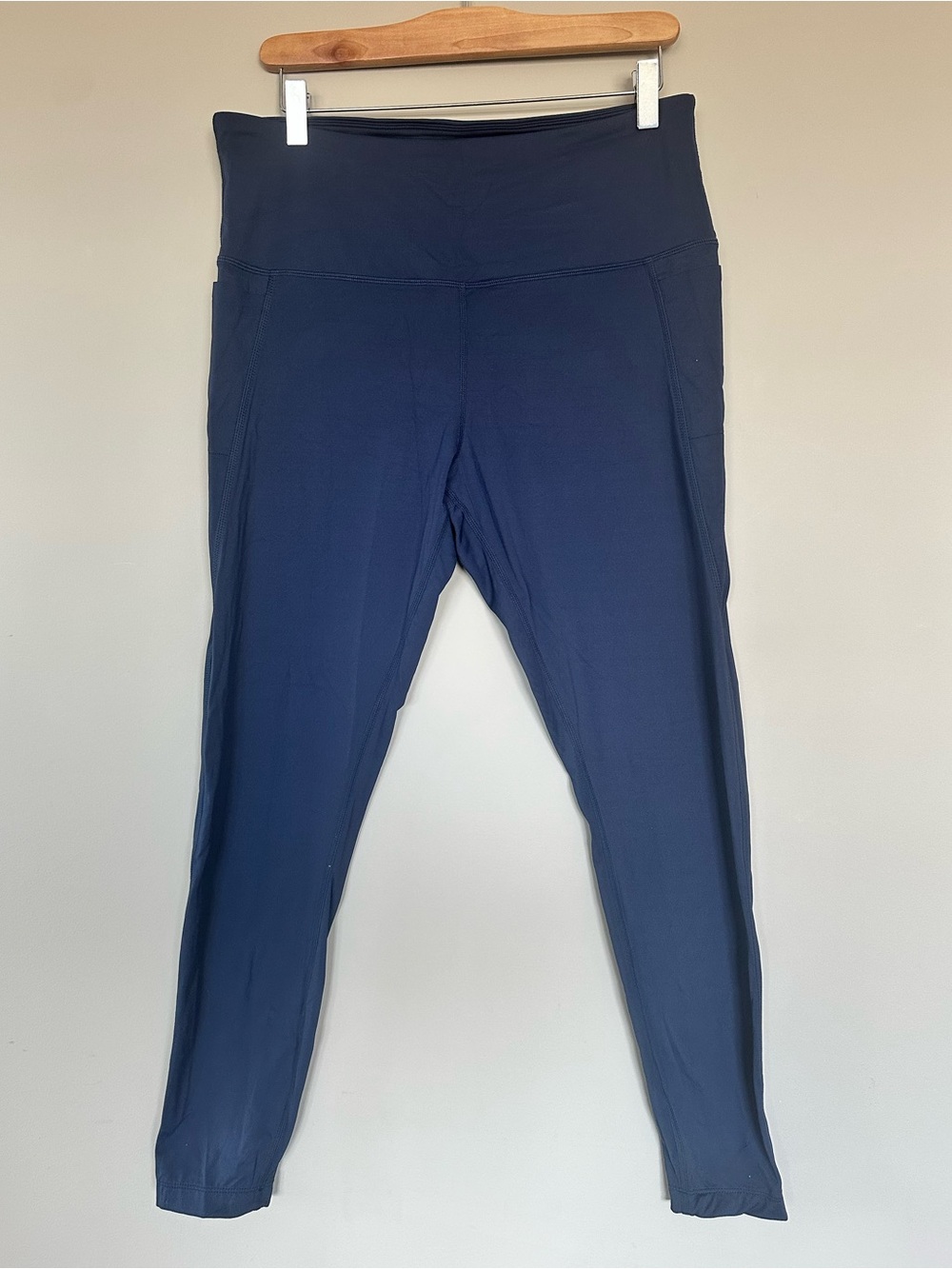 MPG Navy High-Waist Leggings